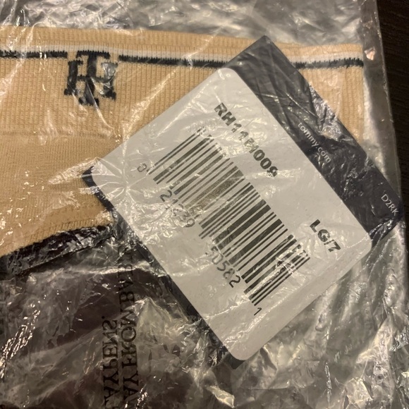 TOMMY HILFIGER THONG NWT - Picture 2 of 4